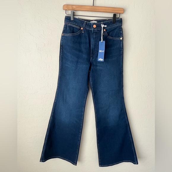 NWT Wrangler wanderer high rise flare jeans 28x34 - Picture 3 of 11